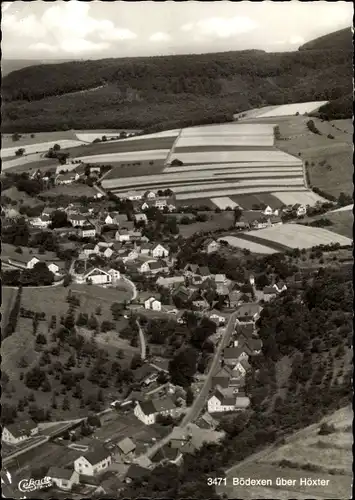 Ak Bödexen Höxter in Nordrhein Westfalen, Fliegeraufnahme vom Ort