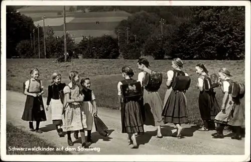 Ak Schwarzwald, Schulmädchen in typischer Tracht