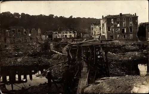 Foto Ak Saint Mihiel Meuse, Zerstörte Maasbrücke, Kriegszerstörungen, I WK