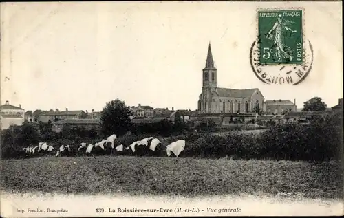 Ak La Boissière sur Evre Maine et Loire, Vue générale, Kirche