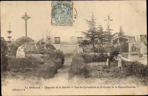 Ak La Bohalle Maine-et-Loire, Chapelle de la Salette, vue du Calvaire, Grotte de la Sainte Famille