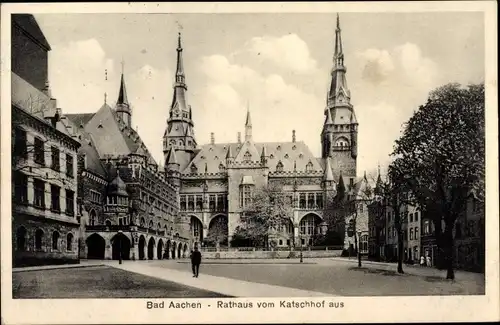 Ak Aachen in Nordrhein Westfalen, Rathaus vom Katschhof aus gesehen
