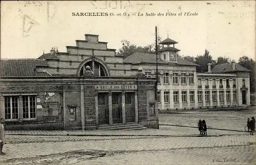 Ak Sarcelles Val d’Oise, La Salle des Fetes et l'Ecole