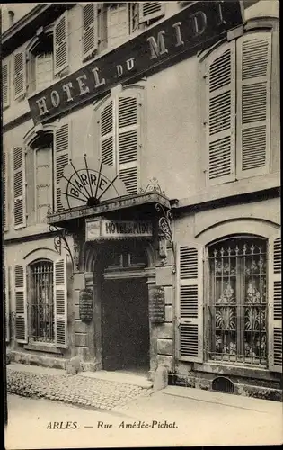 Ak Arles Bouches du Rhône, Rue Amedee Pichot, Hotel du Midi