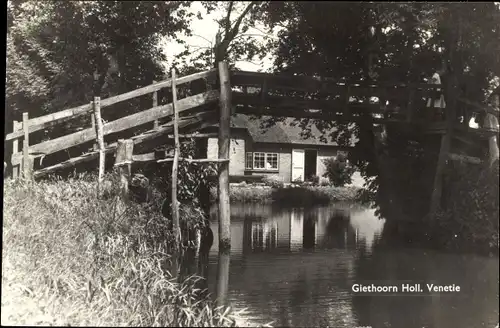 Ak Giethoorn Overijssel Niederlande, Holl. Venetie, Holzbrücke, Flusspartie