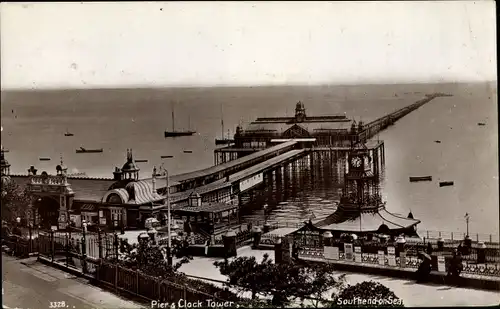 Ak Southend on Sea Essex, Pier and Clock Tower