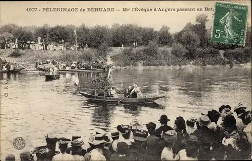 Ak Béhuard Maine-et-Loire, Pelerinage, Mgr l'Eveque d'angers passant en Bateau