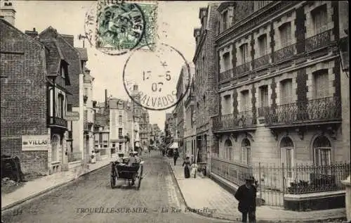 Ak Trouville sur Mer Calvados, La Rue Victor Hugo