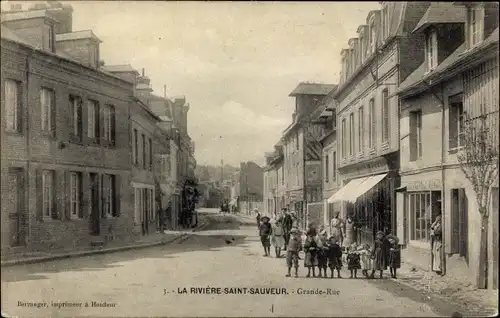 Ak La Riviere Saint Sauveur Calvados, Grande Rue