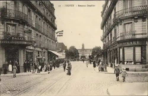 Ak Troyes Aube, Avenue Doublet, Restaurant de la Gare, Bazar