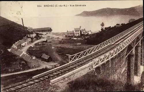 Ak Bréhec Côtes d'Armor, Gesamtansicht, Eisenbahnbrücke