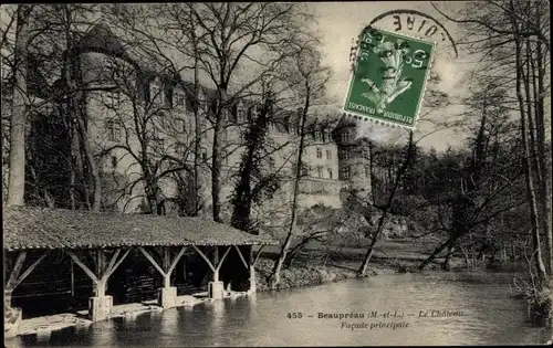 Ak Beaupréau Maine et Loire, Le Chateau, facade principale