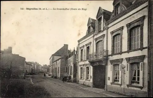 Ak Bégrolles Maine et Loire, La Grande Rue, Route du May