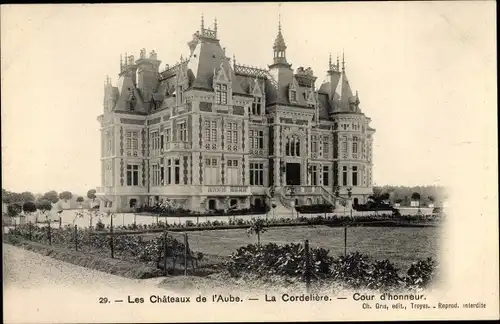 Ak Chaource Aube, Chateau La Cordelière, Cour d'honneur