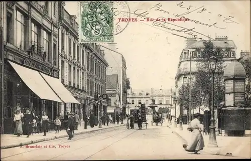 Ak Troyes Aube, Rue de la Republique, Cafe