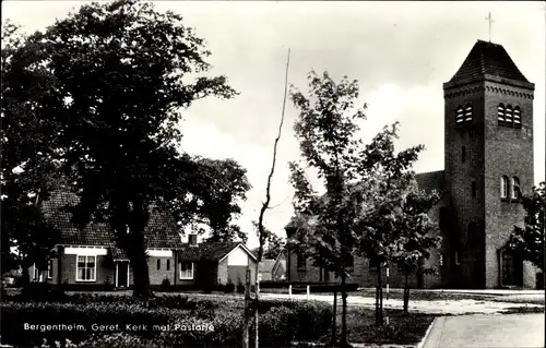 Ak Bergentheim Overijssel, Geref. Kerk met Pastorie