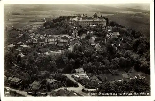 Ak Augustusburg im Erzgebirge, Fliegeraufnahme der Schloßgastwirtschaft, Klinke & Co. 13705