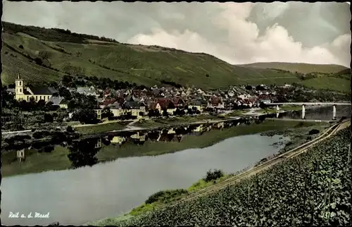 Ak Reil Bernkastel Wittlich Rheinland Pfalz, Gesamtansicht vom Ufer aus, Hotel