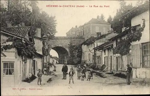 Ak Brienne le Château Aube, La Rue du Pont