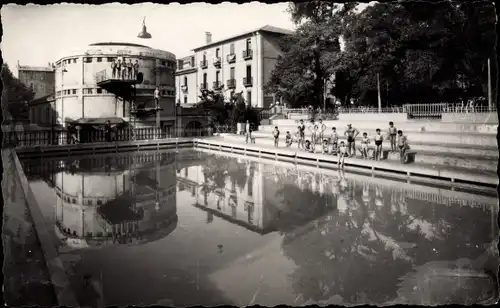 Ak Aix en Provence Bouches du Rhône, Cite du Roy Rene, Piscine du Grand Hotel