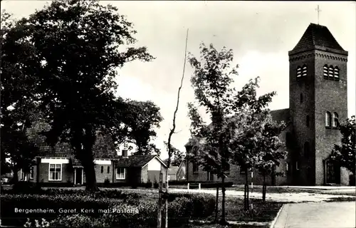 Ak Bergentheim Overijssel, Geref. Kerk met Pastorie