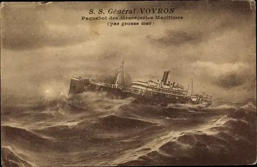 Ak Paquebot SS General Voyron, Messageries Maritimes, par grosse mer