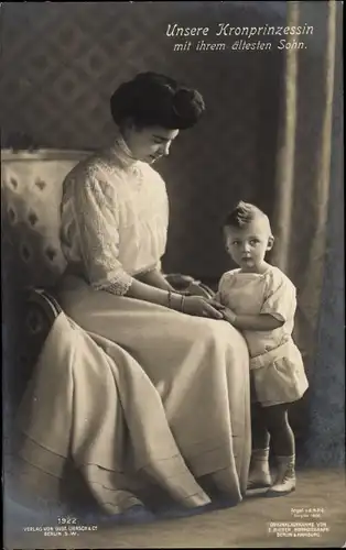 Ak Unsere Kronprinzessin mit ihrem ältesten Sohn, Gustav Liersch 1922