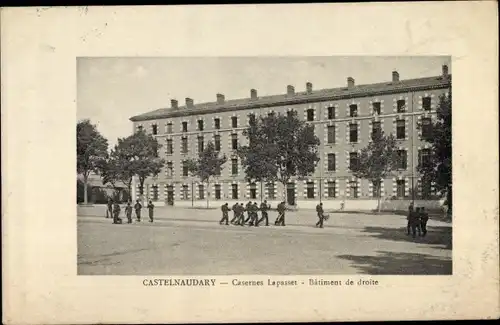 Ak Castelnaudary Aude, Casernes Lapasset, Batiment de droite