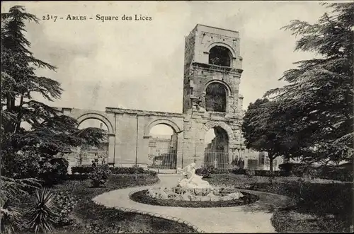 Ak Arles Bouches du Rhône, Square des Lices