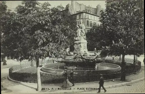 Ak Marseille Bouches du Rhône, Place Estrangin