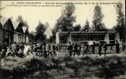 Ak Port Aviation, Grande Quinzaine de Paris 1909, Aviateur Gaudart sur biplan Voisin