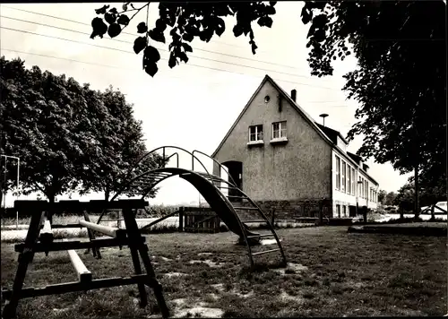 Ak Deiringsen Soest in Nordrhein Westfalen, Spielplatz, Gebäude