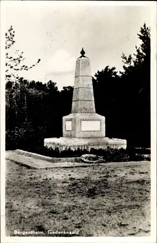 Ak Bergentheim Overijssel Niederlande, Gedenknaald