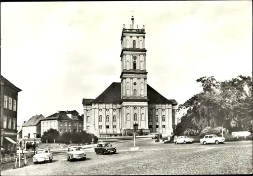 Ak Neustrelitz am Zierker See, Markt, Stadtkirche, Trabants