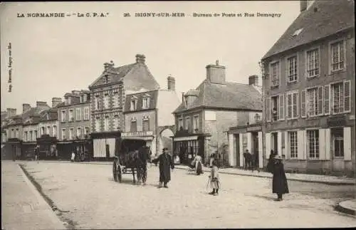 Ak Isigny sur Mer Calvados, Bureau de Poste et Rue Demagny