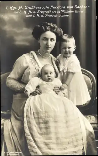 Ak Großherzogin Feodora von Sachsen Weimar Eisenach, Erbgroßherzog Wilhelm Ernst, Prinzessin Sophie
