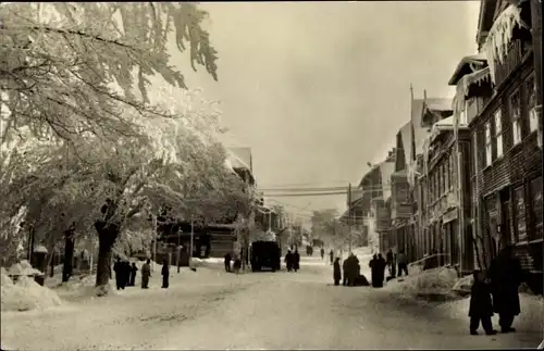 Ak Oberhof im Thüringer Wald, Straßenpartie im Winter