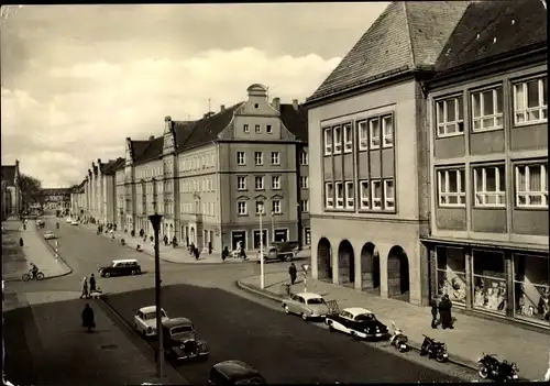 Ak Neubrandenburg in Mecklenburg, Ernst Thälmann Straße