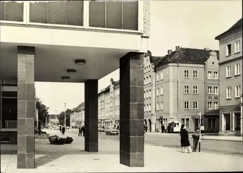 Ak Neubrandenburg in Mecklenburg, Ernst Thälmann Straße