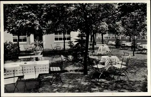 Ak Ehlershausen Burgdorf in Niedersachsen, Gast und Pensionshaus, Gartenpartie