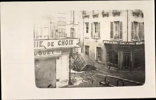 Foto Ak Calvados, Rue Saint Jean, Geschäfte, Überschwemmung