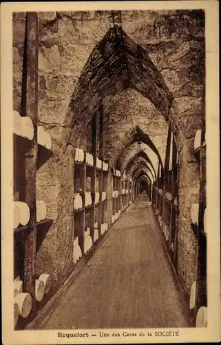 Ak Roquefort sur Soulzon Aveyron, Une des Caves de la Societe