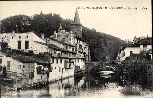 Ak Saint Jean Pied de Port Pyrénées Atlantiques, Bords de la Nive