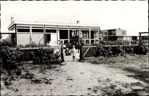 Ak Lutten Overijssel, Kleuterschool