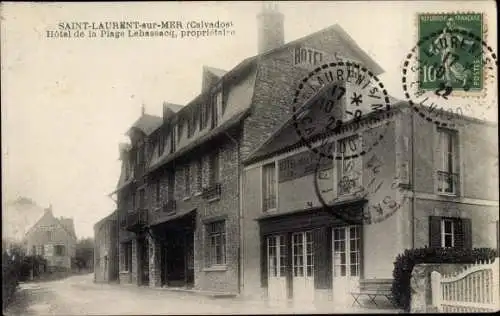 Ak Saint Laurent sur Mer Calvados, Hôtel de la Plage Lebassacq, propriétaire