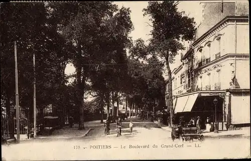 Ak Poitiers Vienne, Le Boulevard du Grand Chef