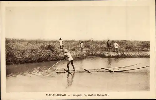 Ak Madagaskar Madagascar, Pirogues de riviere, Ivoloina