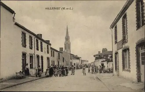 Ak Villedieu Maine et Loire, Straßenpartie