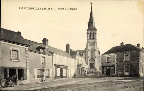 Ak La Membrolle Maine et Loire, Place de l'eglise