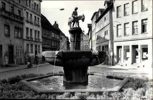 Ak Halle an der Saale, Straßenpartie, Brunnen